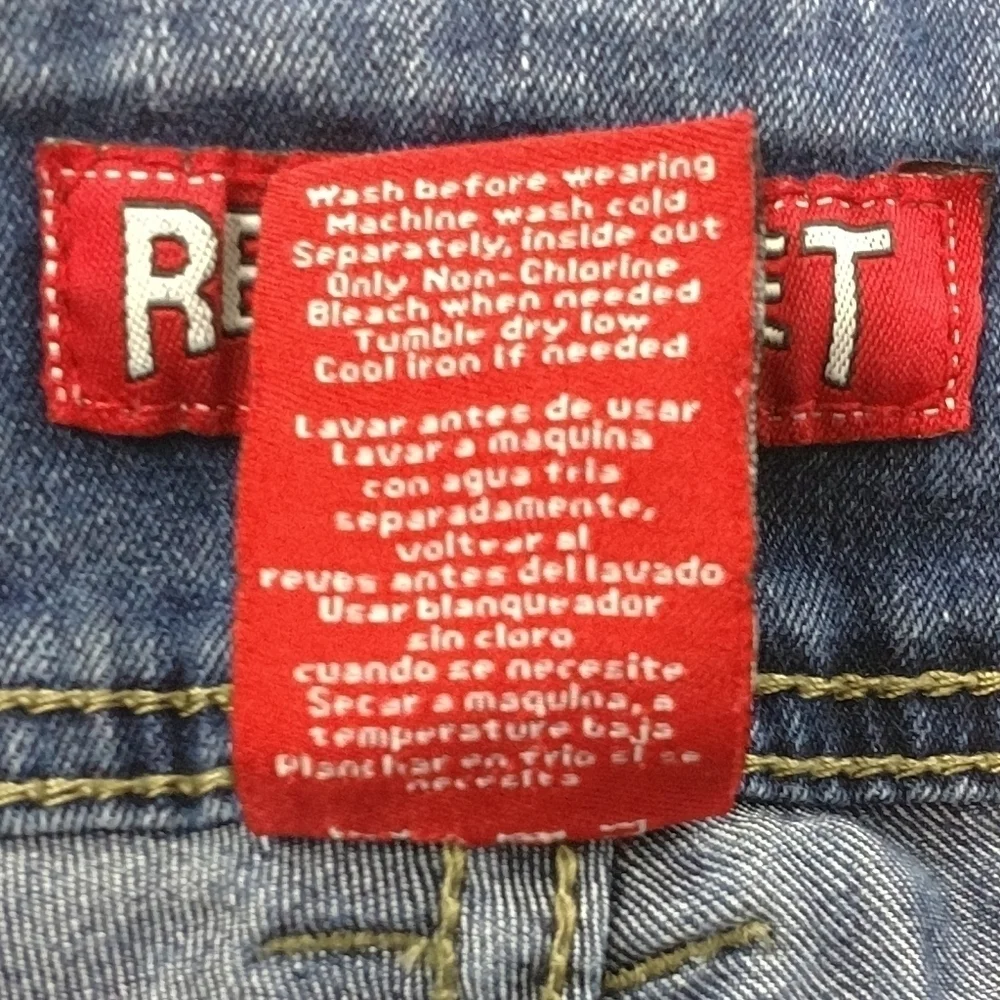 RED RIVET‎ JEAN SHORTS